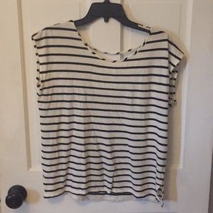 T shirt criss cross back